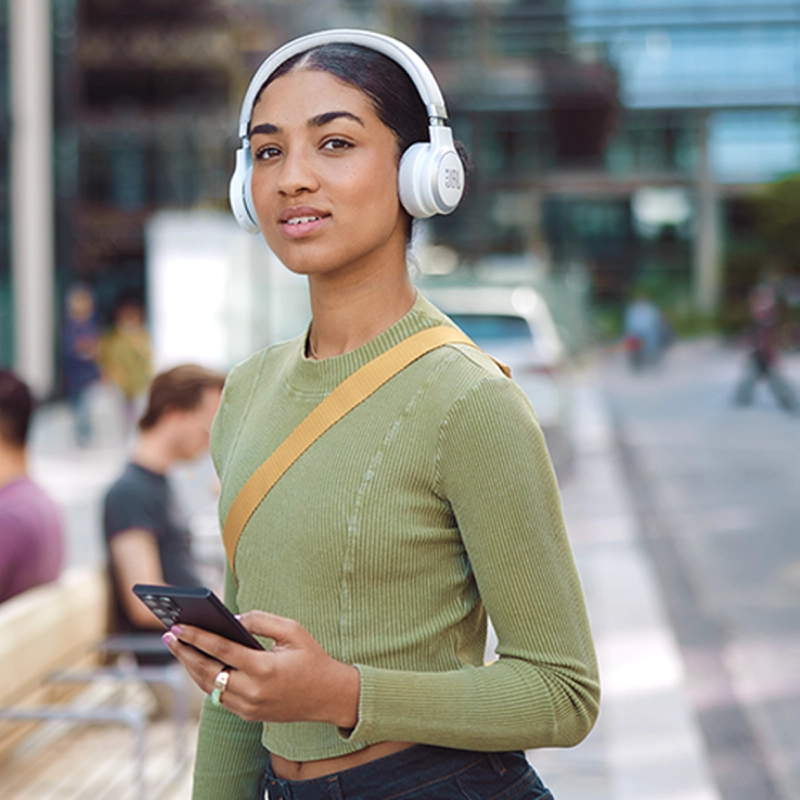 قیمت و خرید هدفون بلوتوثی جی بی ال مدل Live 670NC